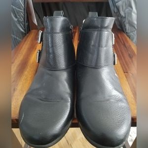 Comfortview size 11W womens ankle boots.